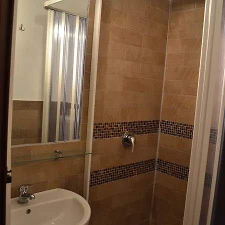 Enjoy ベッド・アンド・ブレックファスト 3*